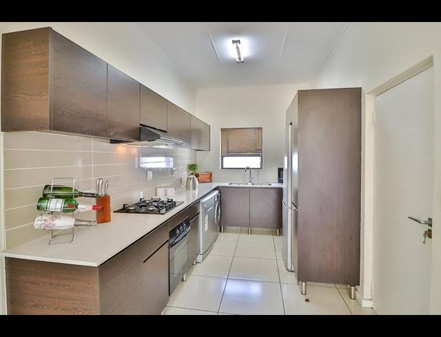 3 BEDROOM APARTMENT FOR SALE IN GREENSTONE HILL